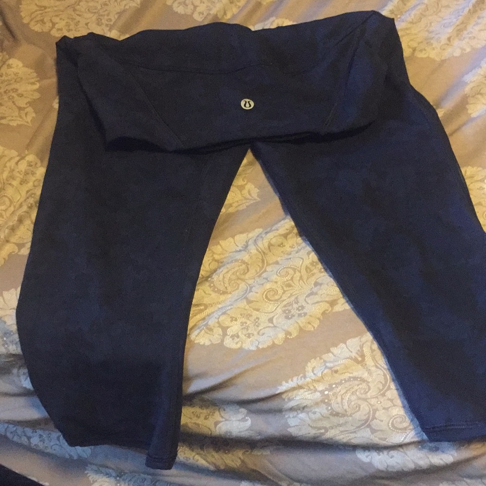 Lulu Lemon Leggings Dark Blue Print Size 8